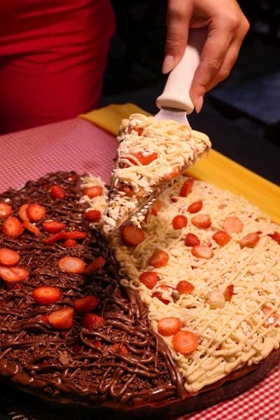PIZZA G - 12 FATIAS - 2 SABORES.